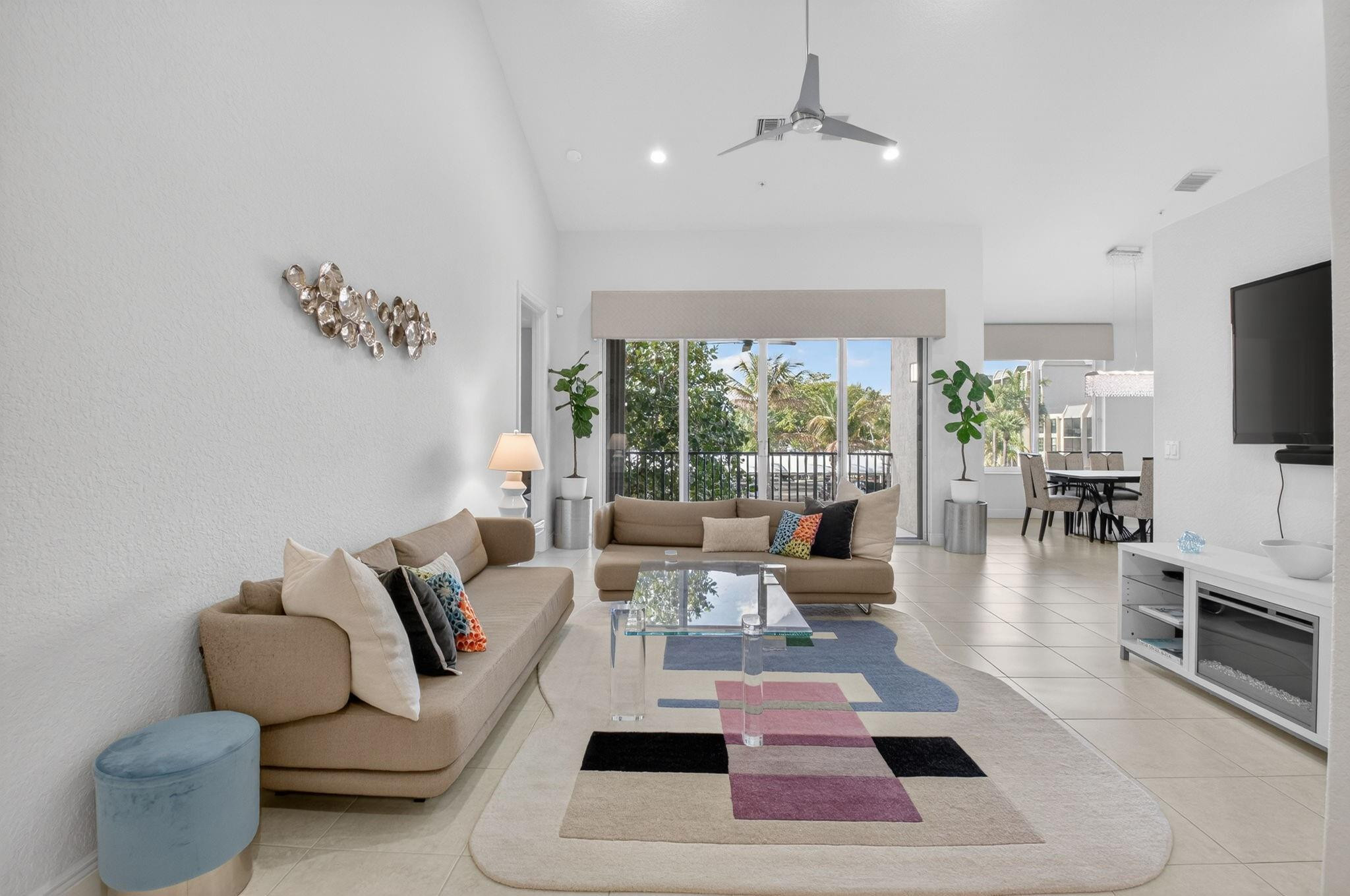 23 Royal Palm #18 Boca Raton, FL 33432