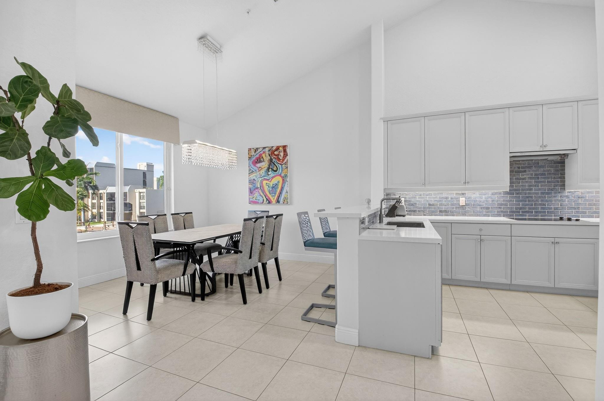 23 Royal Palm #18 Boca Raton, FL 33432