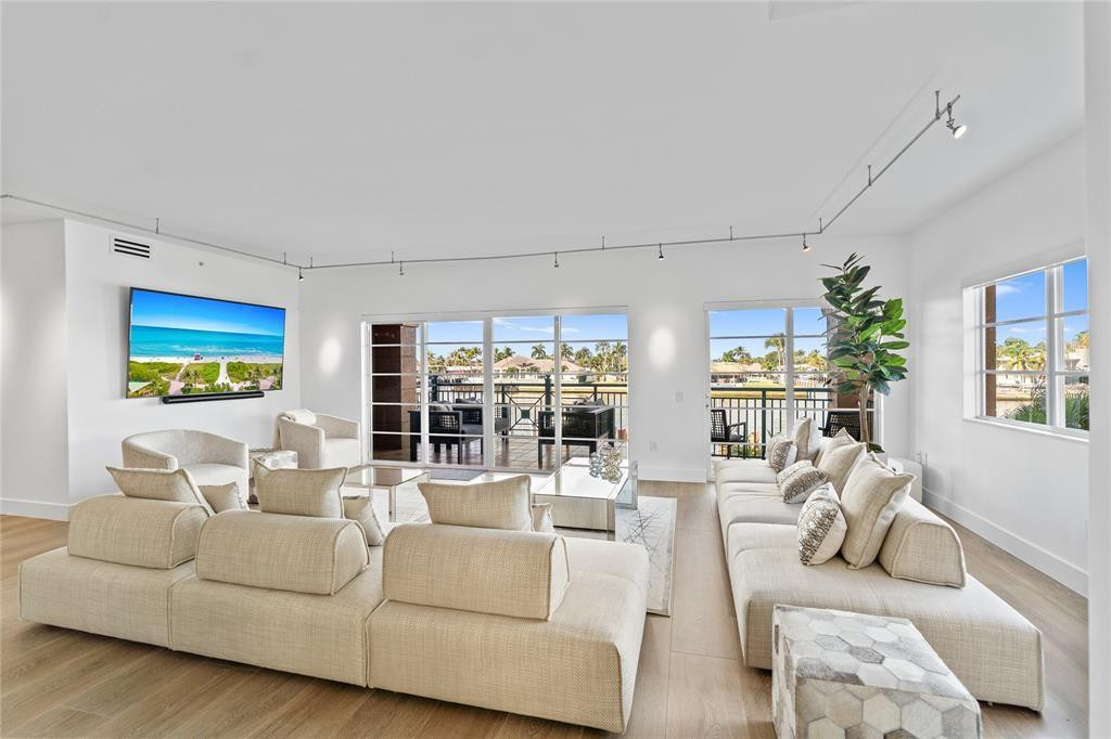 1230 Hillsboro Mile #107 Hillsboro Beach, FL 33062