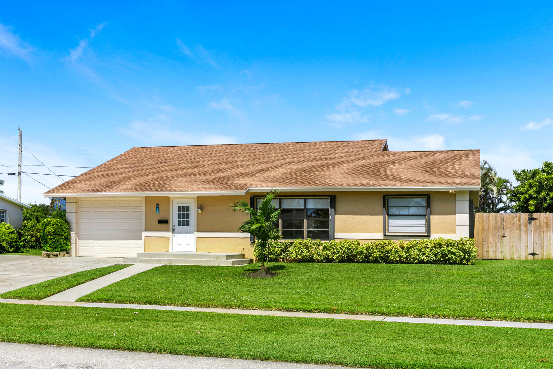 513 Ebbtide Dr