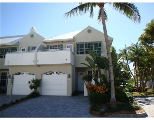 115 Venetian Dr #9