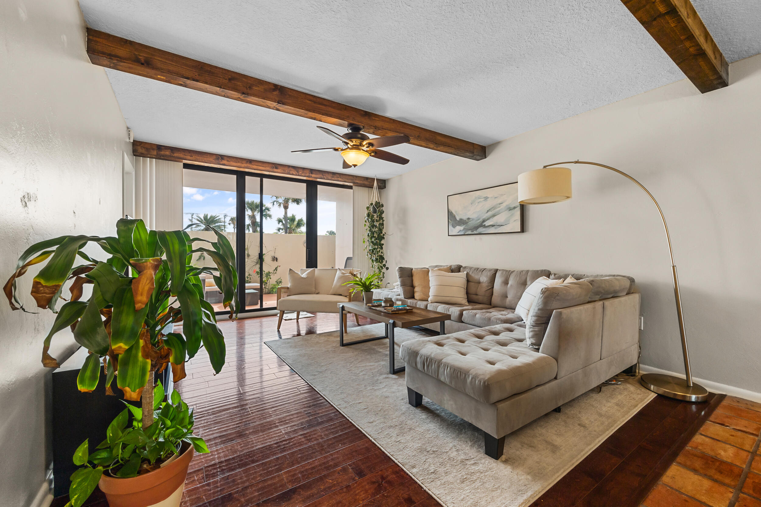 225 Beach Rd #102 Tequesta, FL 33469