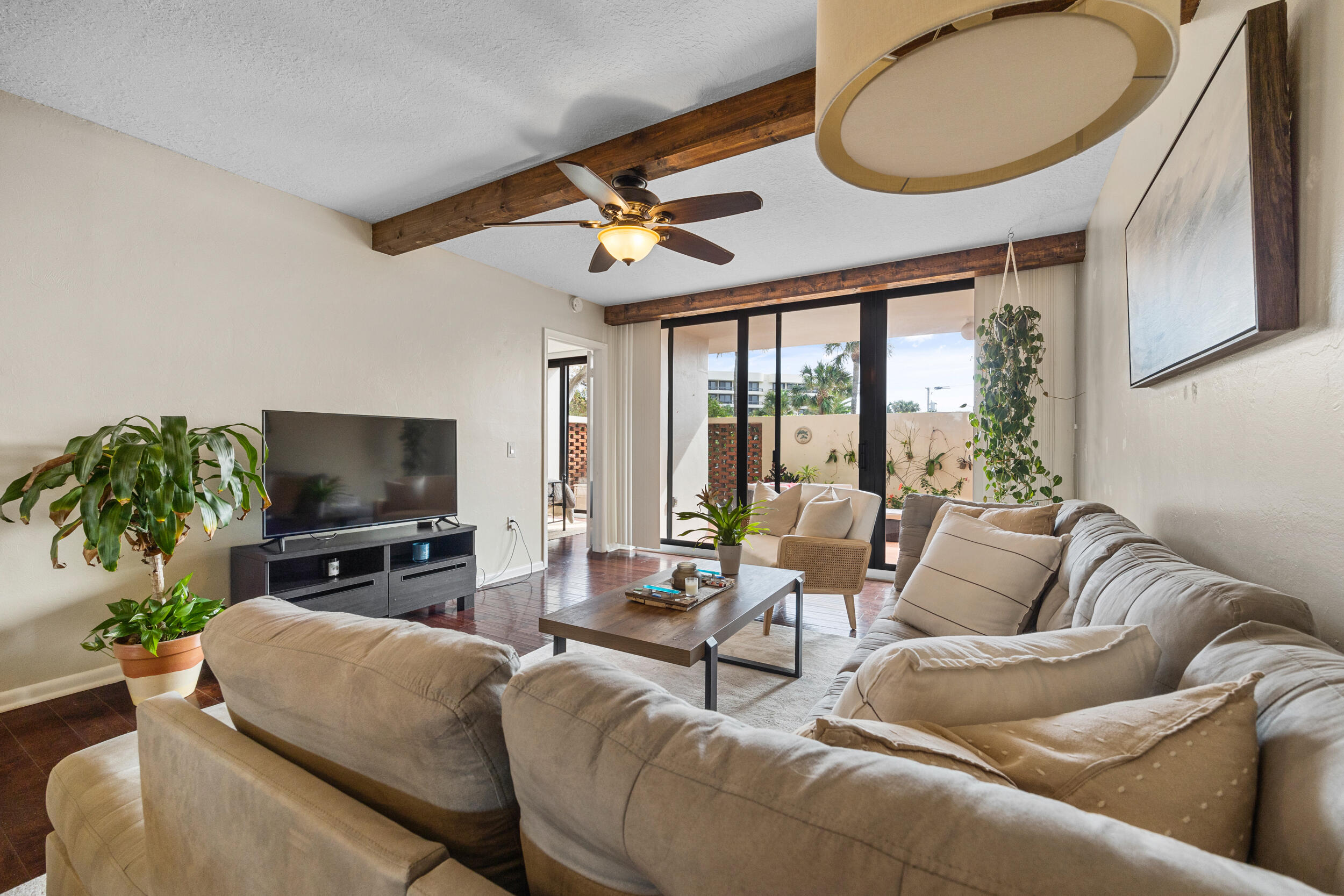 225 Beach Rd #102 Tequesta, FL 33469