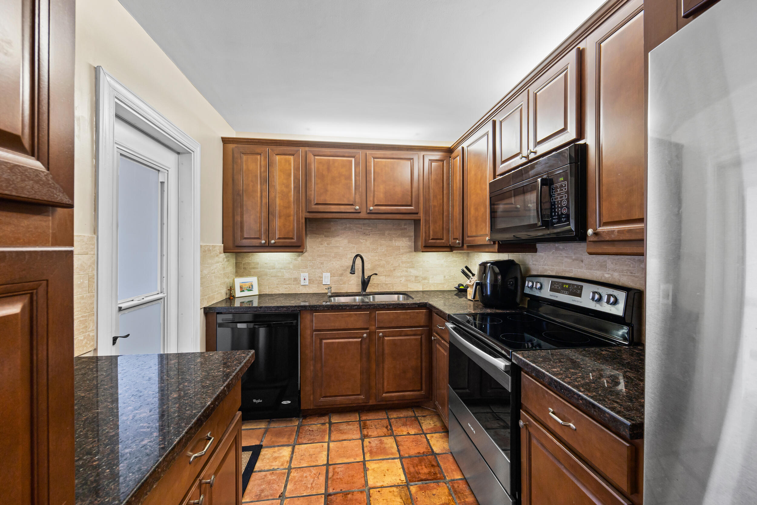 225 Beach Rd #102 Tequesta, FL 33469