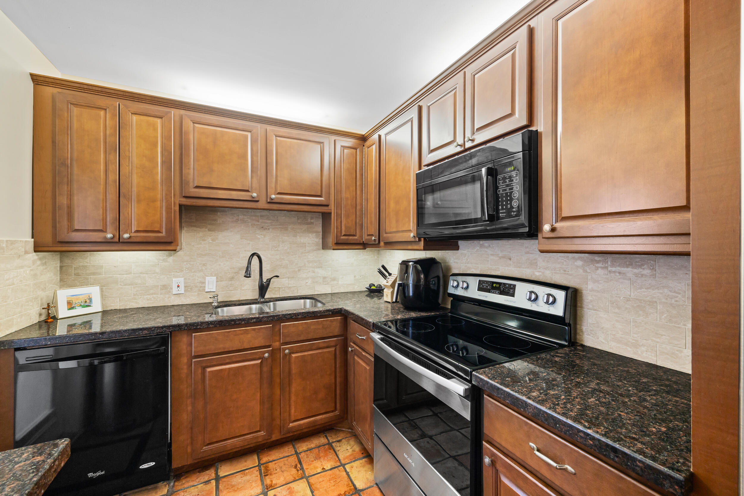 225 Beach Rd #102 Tequesta, FL 33469