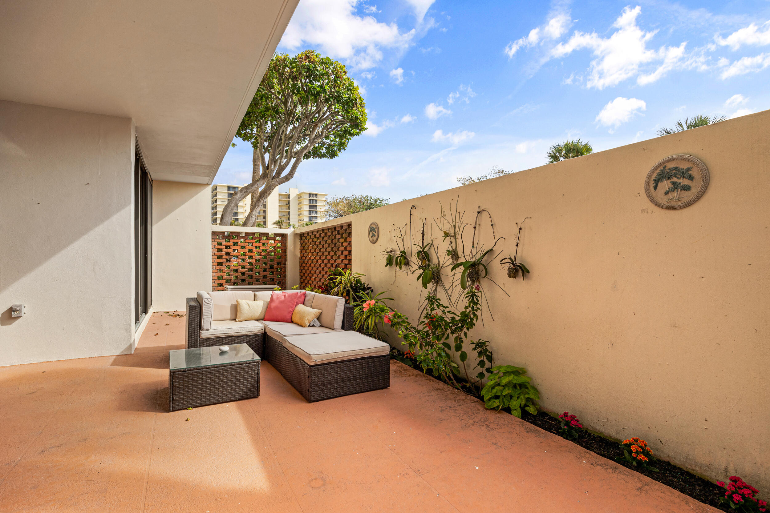 225 Beach Rd #102 Tequesta, FL 33469