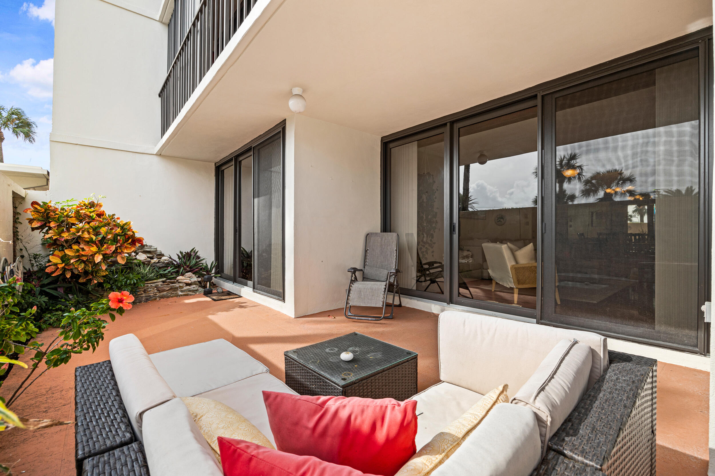 225 Beach Rd #102 Tequesta, FL 33469