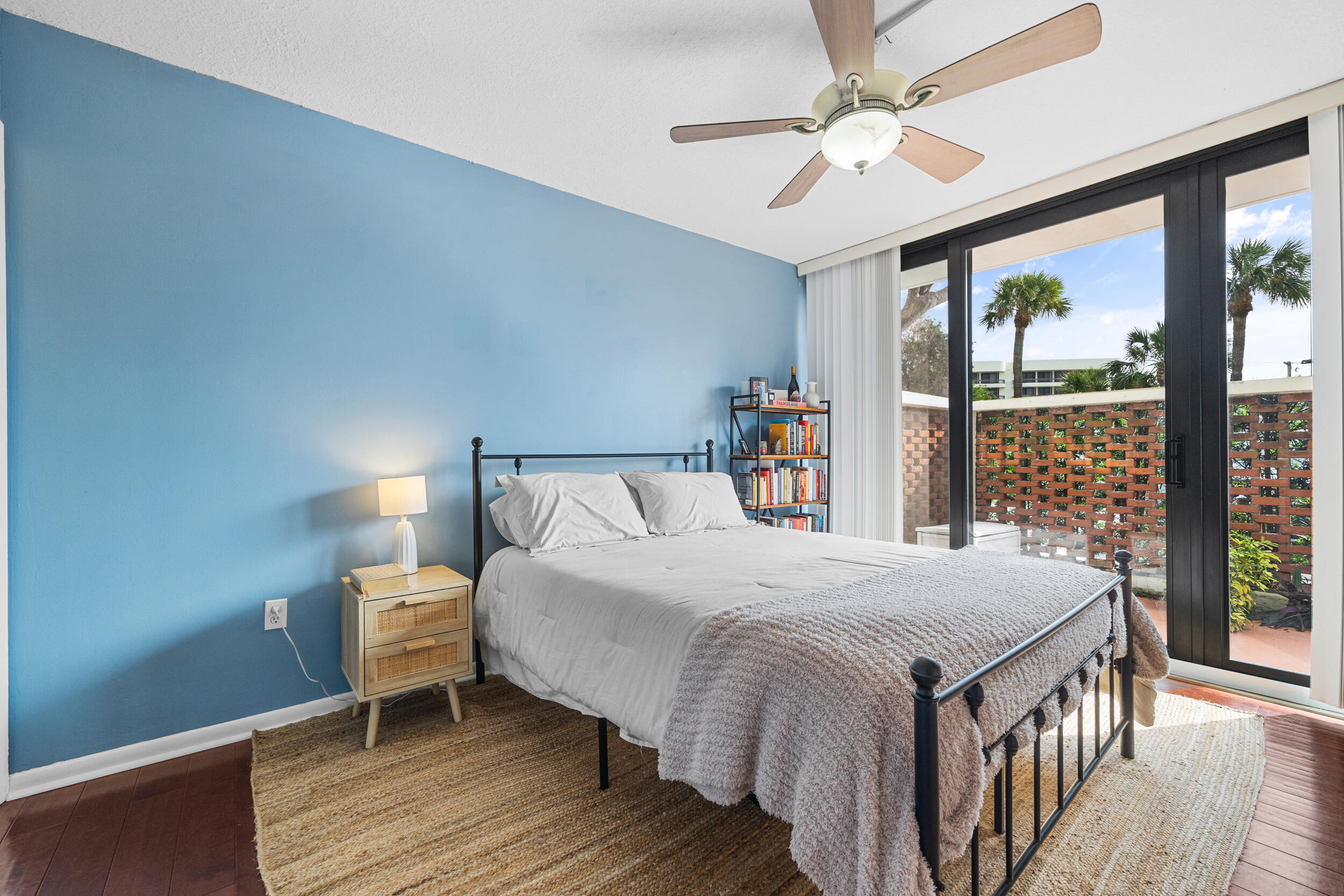 225 Beach Rd #102 Tequesta, FL 33469