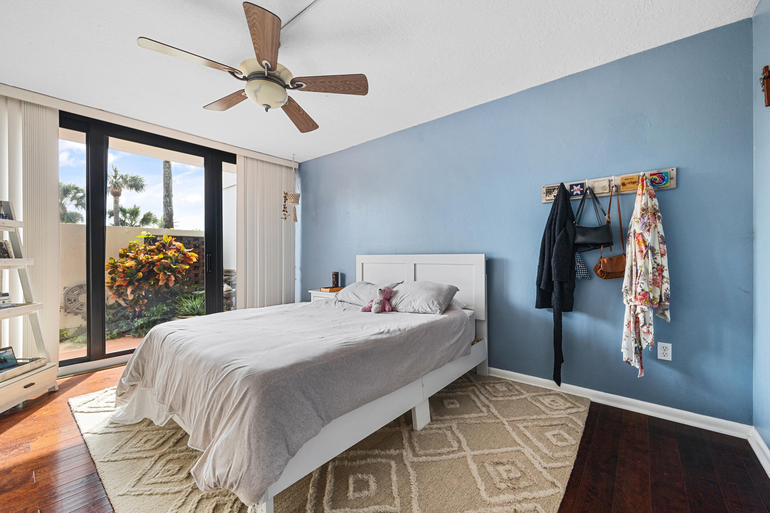 225 Beach Rd #102 Tequesta, FL 33469