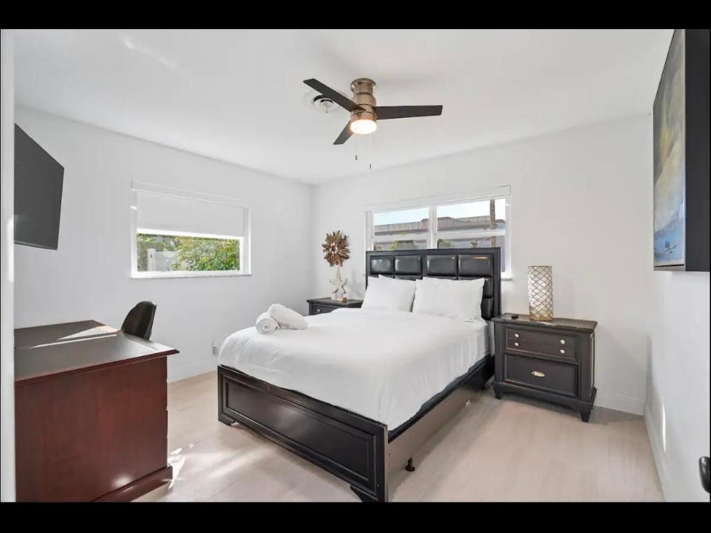 5040 NE 22nd Lighthouse Point, FL 33064