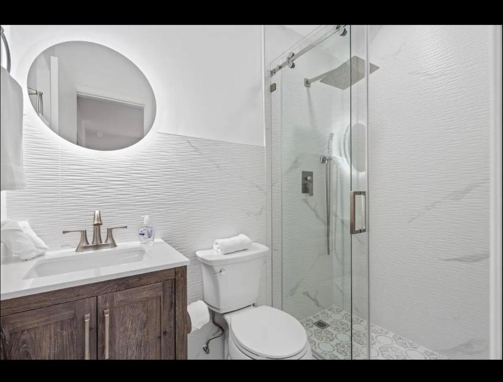 5040 NE 22nd Lighthouse Point, FL 33064