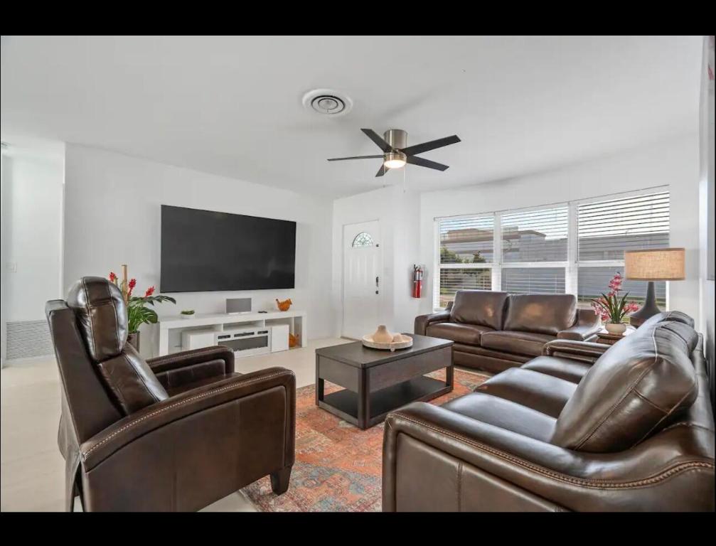 5040 NE 22nd Lighthouse Point, FL 33064