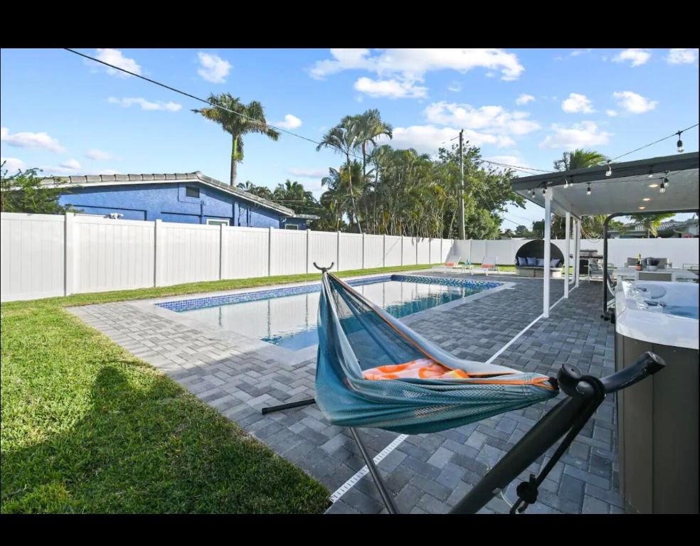 5040 NE 22nd Lighthouse Point, FL 33064