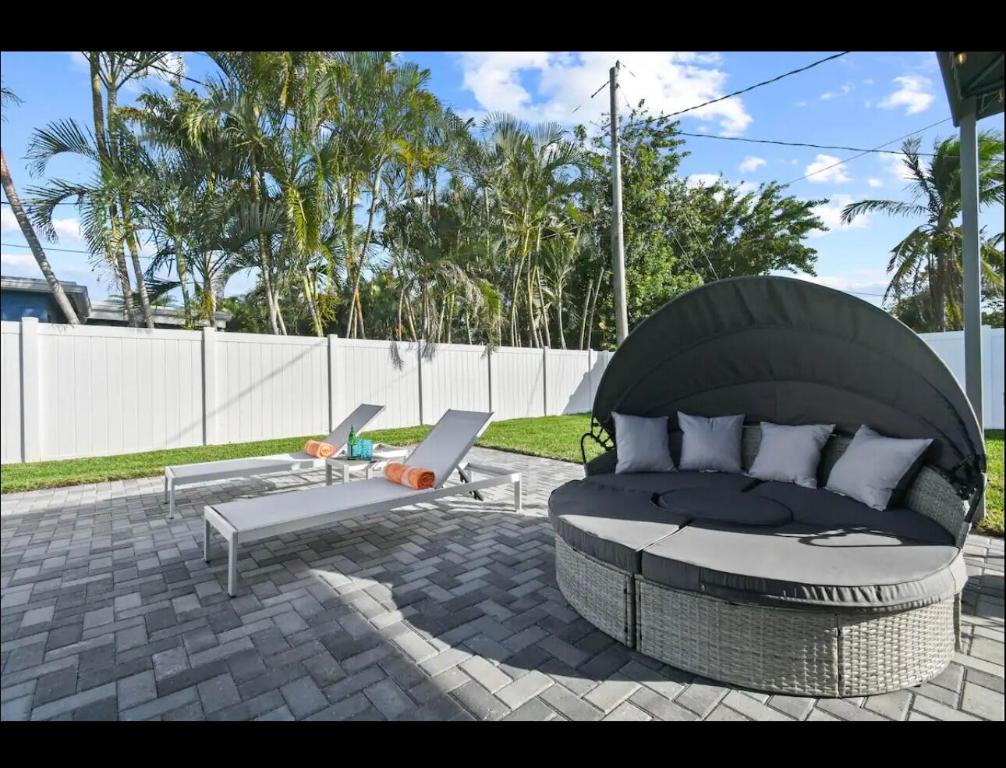 5040 NE 22nd Lighthouse Point, FL 33064