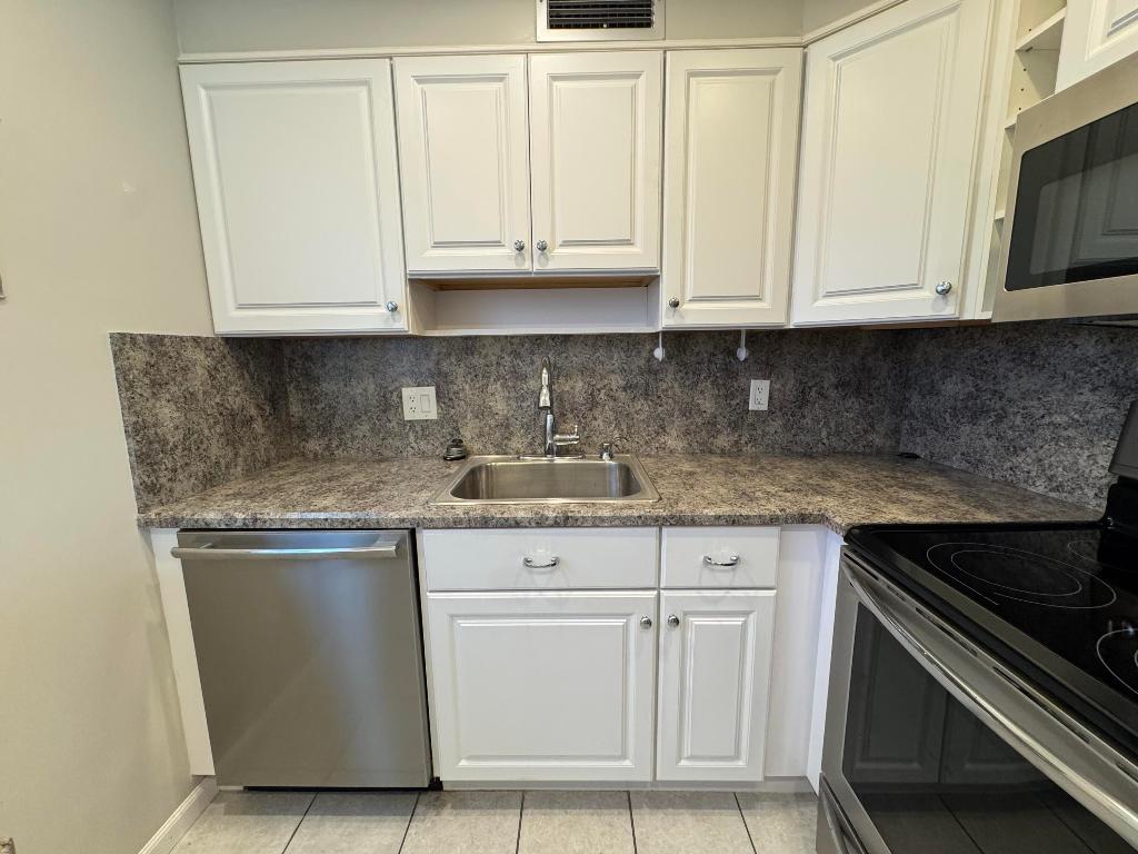 Undisclosed Address Delray Beach, FL 33446