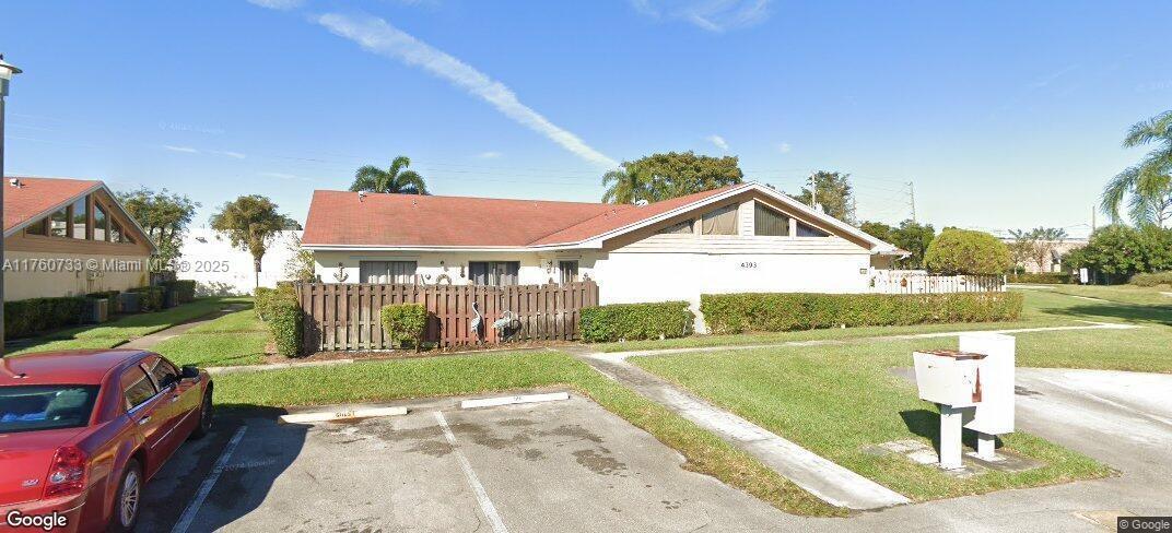 4393 Woodstock Dr #C