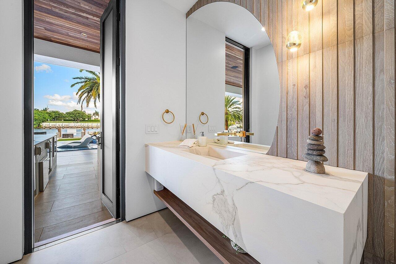 4460 NE 31st Ave Lighthouse Point, FL 33064