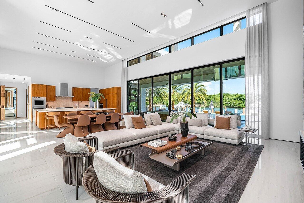 4460 NE 31st Ave Lighthouse Point, FL 33064