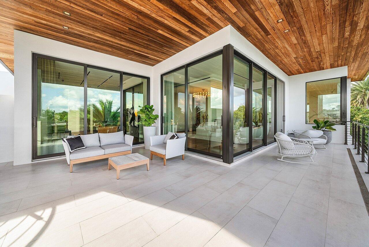 4460 NE 31st Ave Lighthouse Point, FL 33064