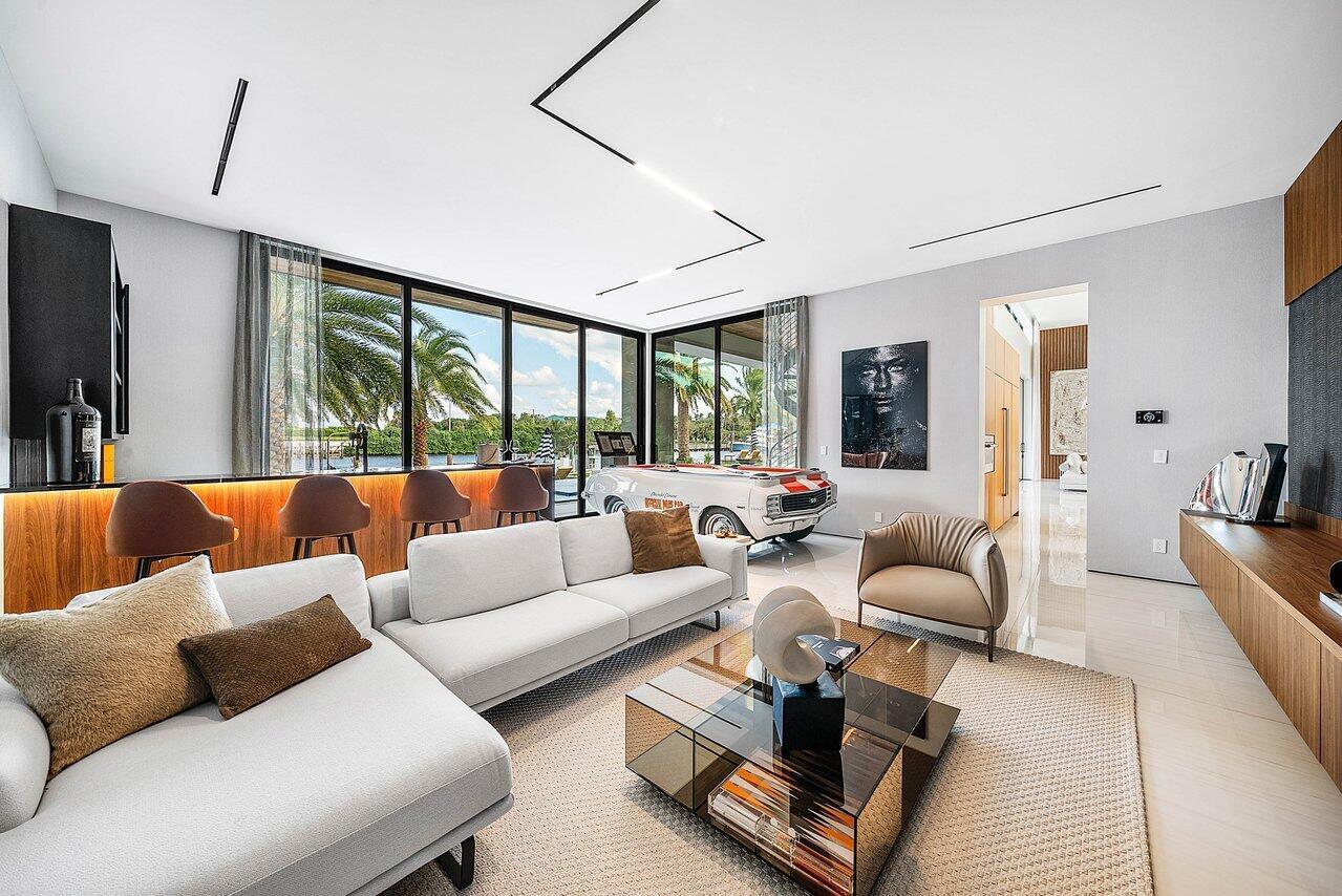 4460 NE 31st Ave Lighthouse Point, FL 33064