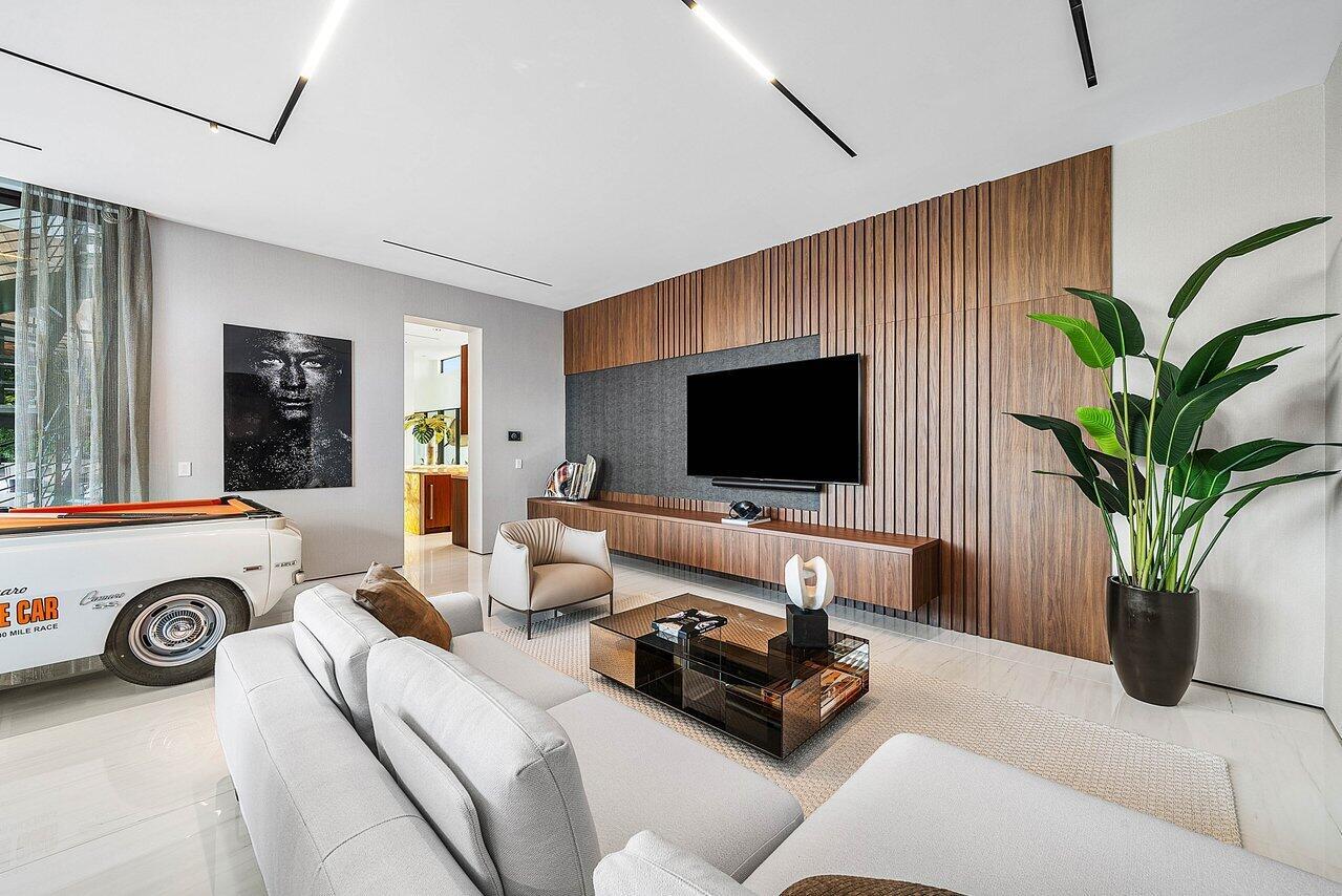 4460 NE 31st Ave Lighthouse Point, FL 33064