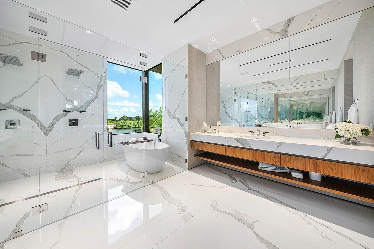 4460 NE 31st Ave Lighthouse Point, FL 33064