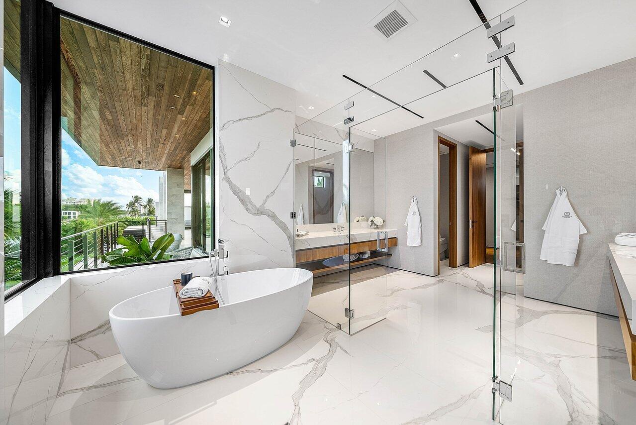 4460 NE 31st Ave Lighthouse Point, FL 33064