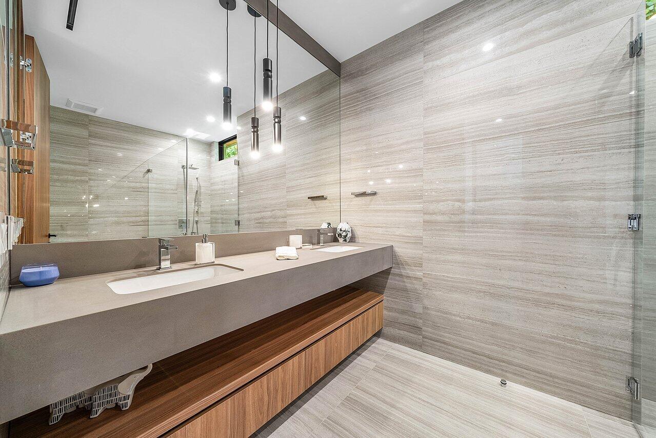 4460 NE 31st Ave Lighthouse Point, FL 33064