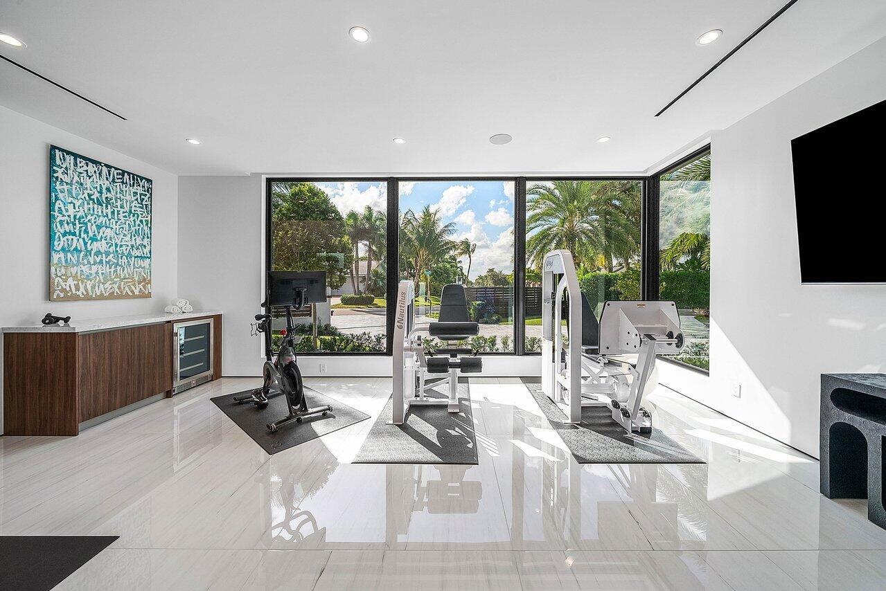 4460 NE 31st Ave Lighthouse Point, FL 33064