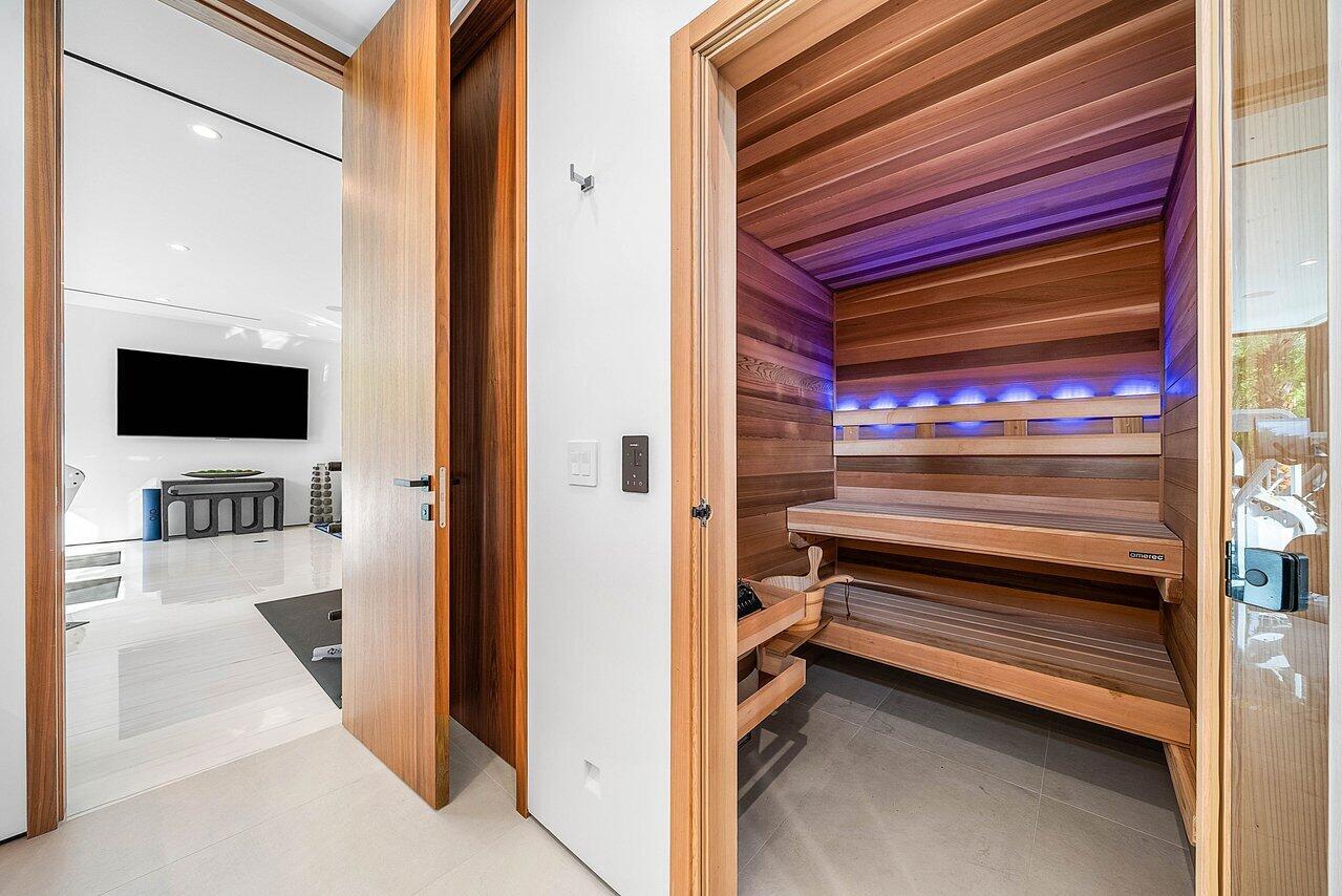 4460 NE 31st Ave Lighthouse Point, FL 33064