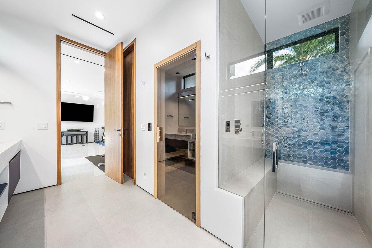 4460 NE 31st Ave Lighthouse Point, FL 33064