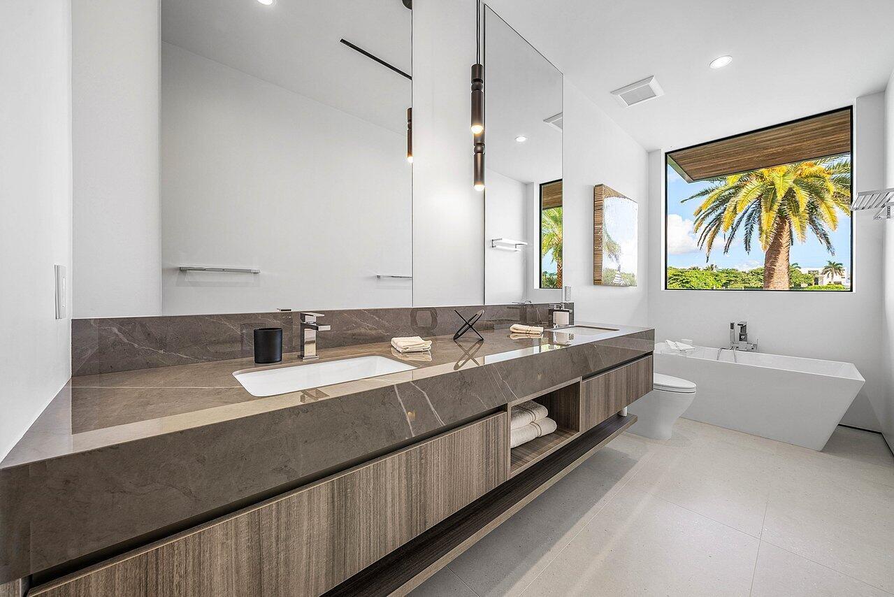 4460 NE 31st Ave Lighthouse Point, FL 33064