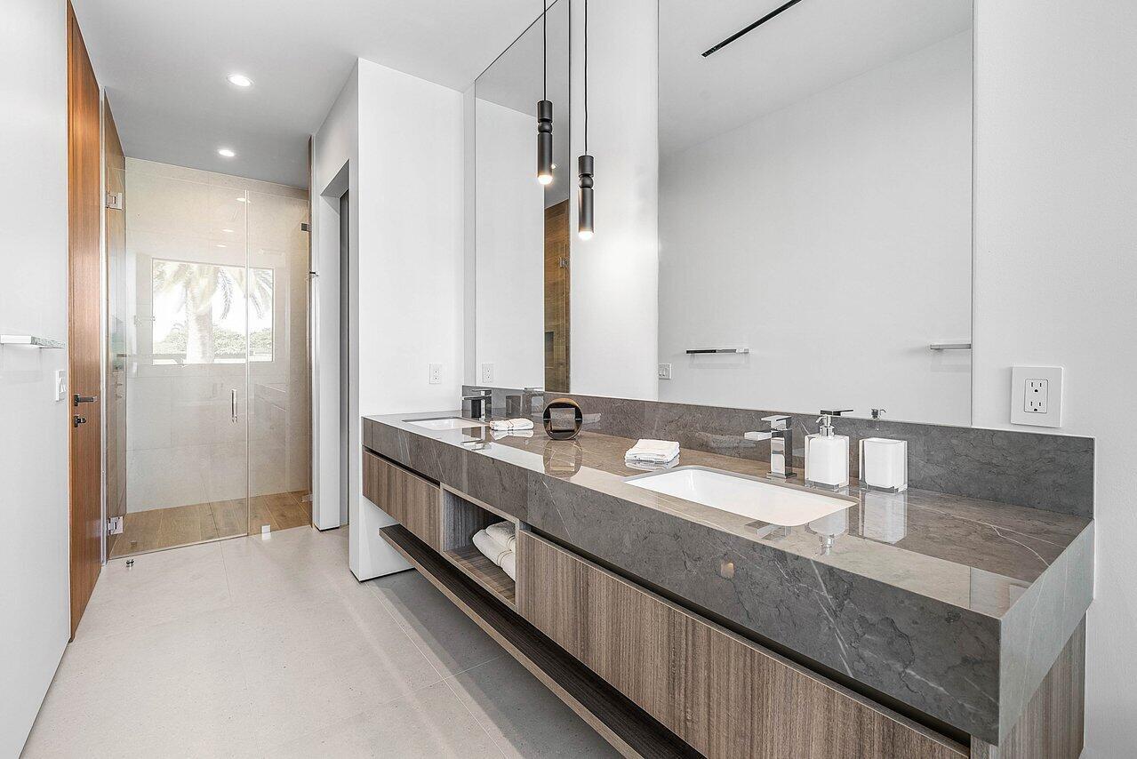 4460 NE 31st Ave Lighthouse Point, FL 33064