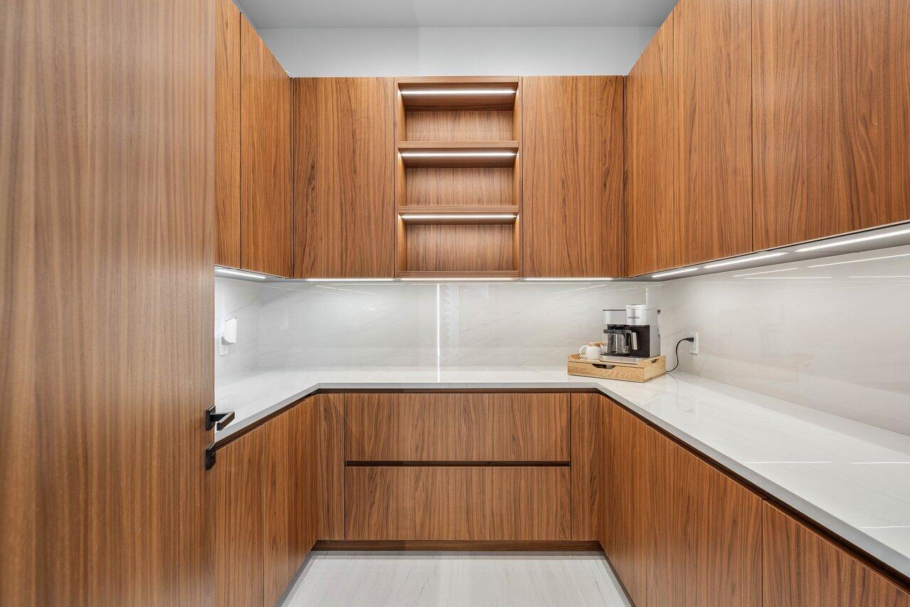 4460 NE 31st Ave Lighthouse Point, FL 33064