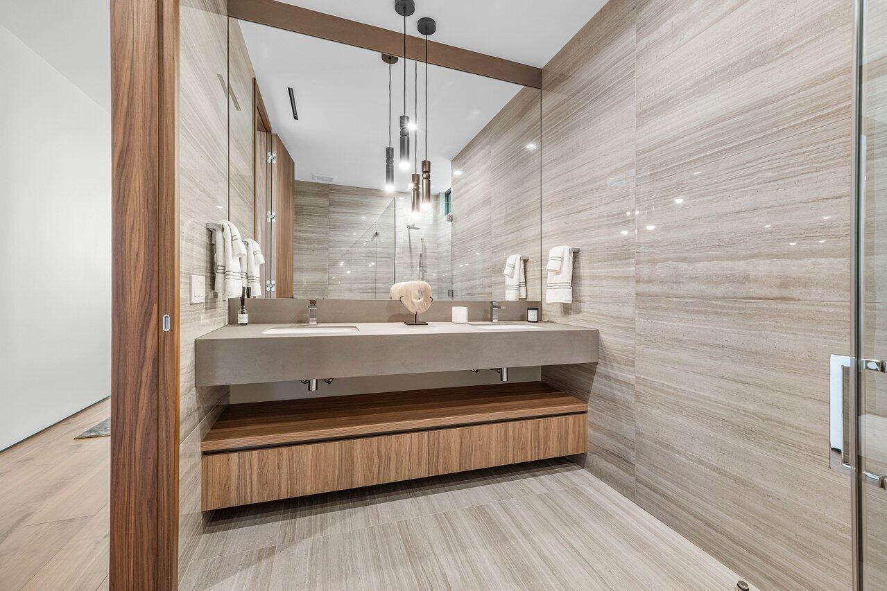 4460 NE 31st Ave Lighthouse Point, FL 33064