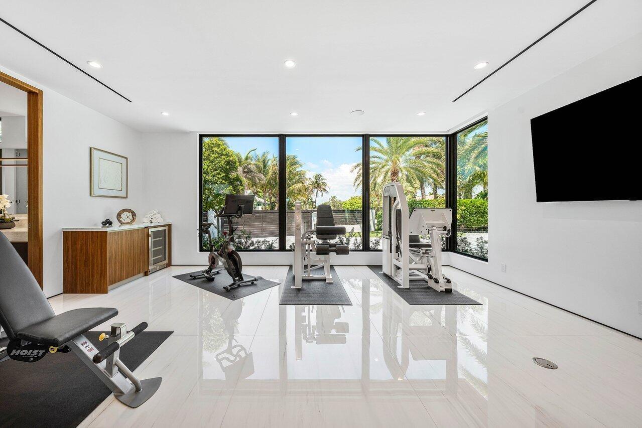 4460 NE 31st Ave Lighthouse Point, FL 33064