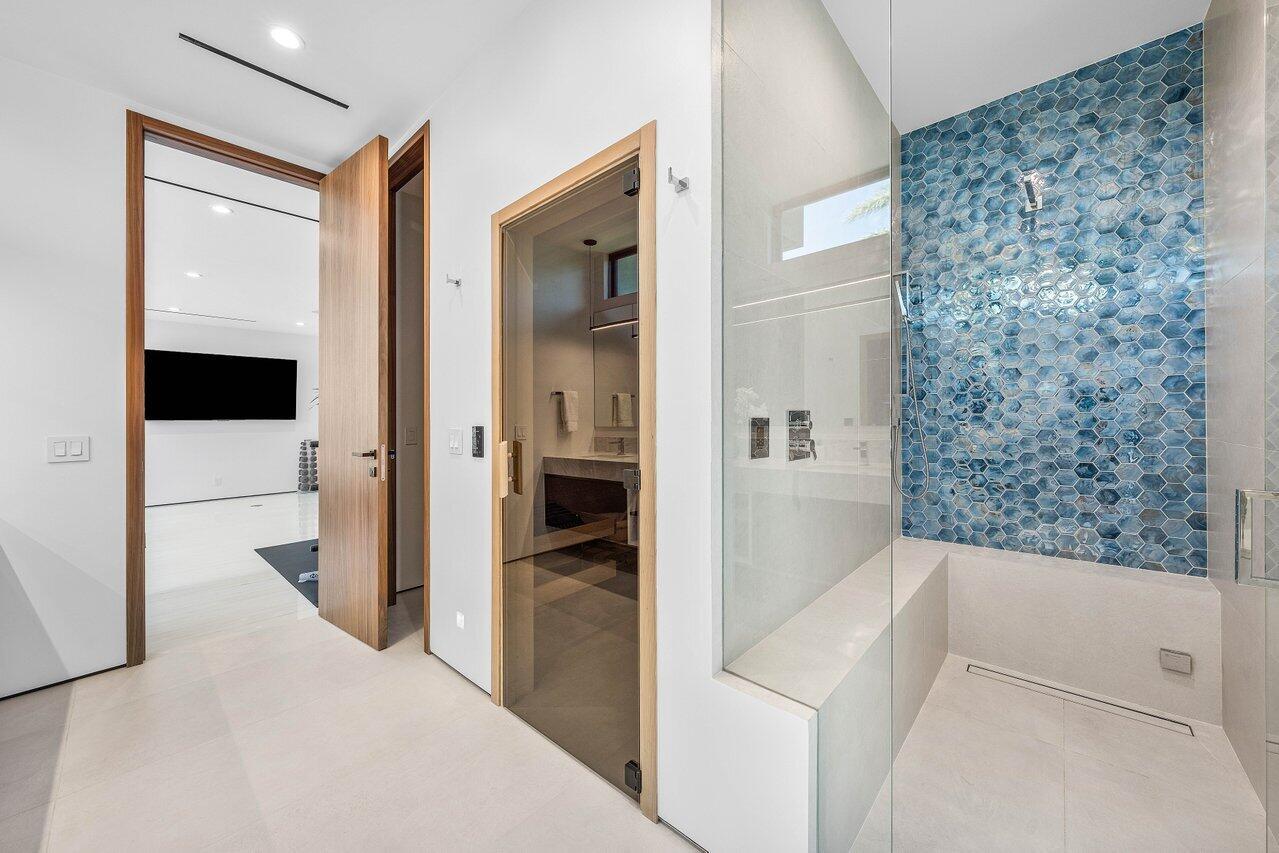 4460 NE 31st Ave Lighthouse Point, FL 33064