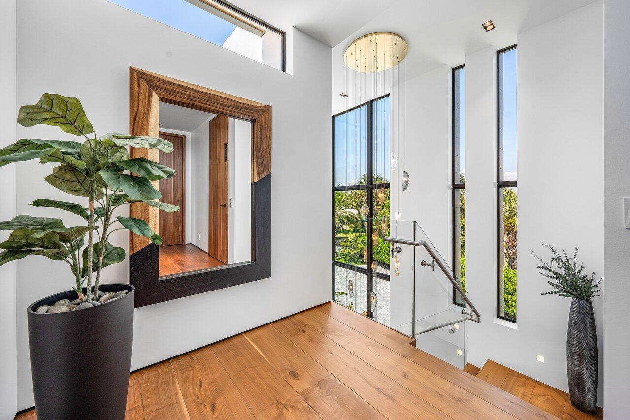 4460 NE 31st Ave Lighthouse Point, FL 33064