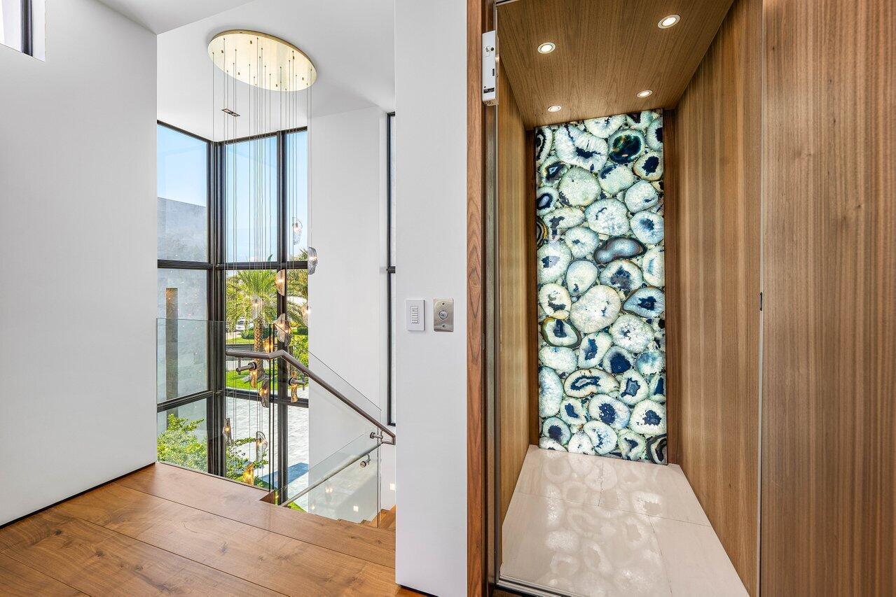 4460 NE 31st Ave Lighthouse Point, FL 33064