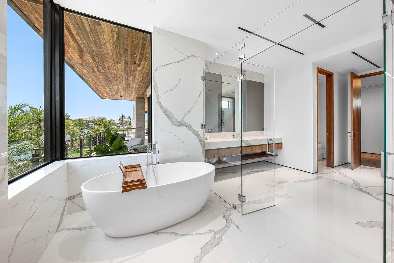 4460 NE 31st Ave Lighthouse Point, FL 33064