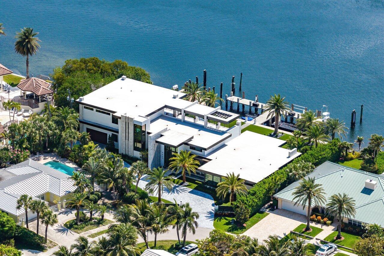 4460 NE 31st Ave Lighthouse Point, FL 33064