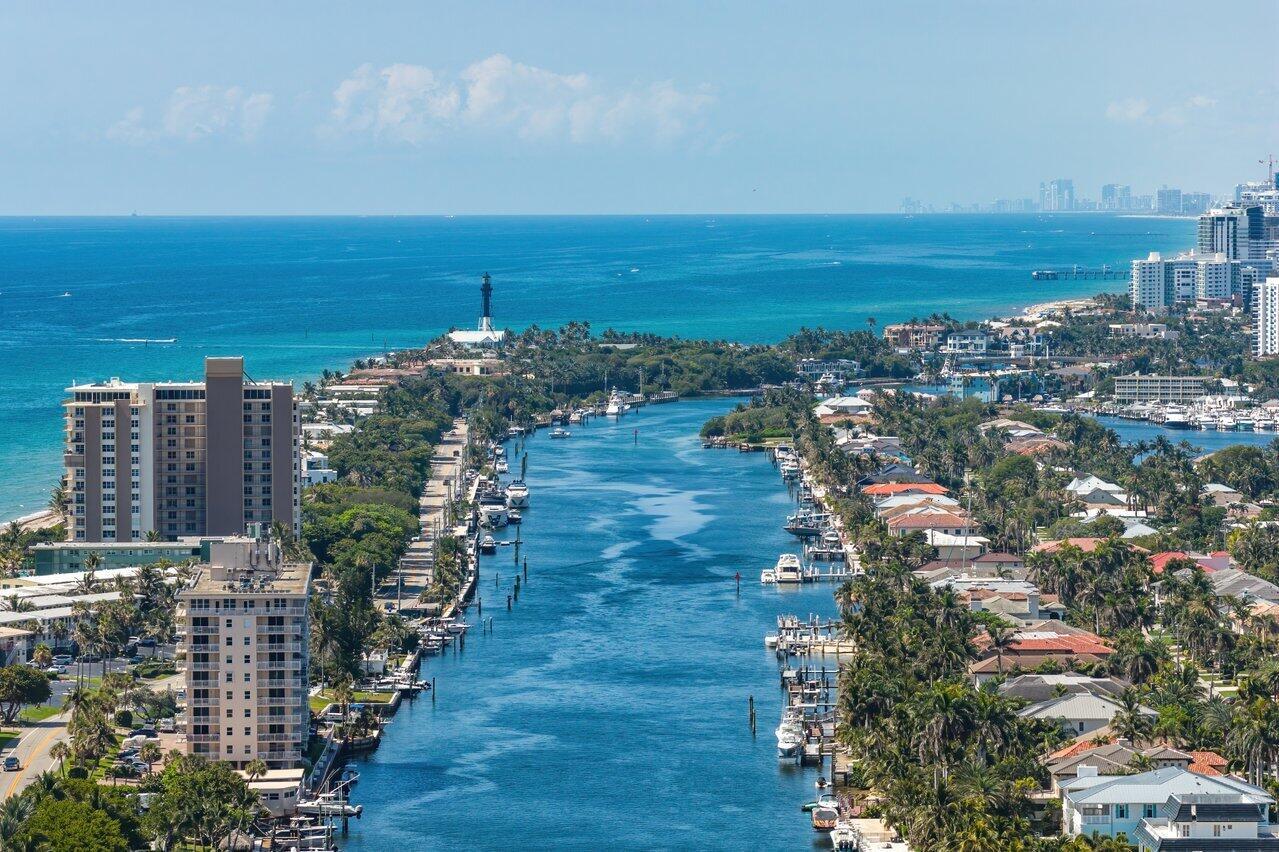 4460 NE 31st Ave Lighthouse Point, FL 33064