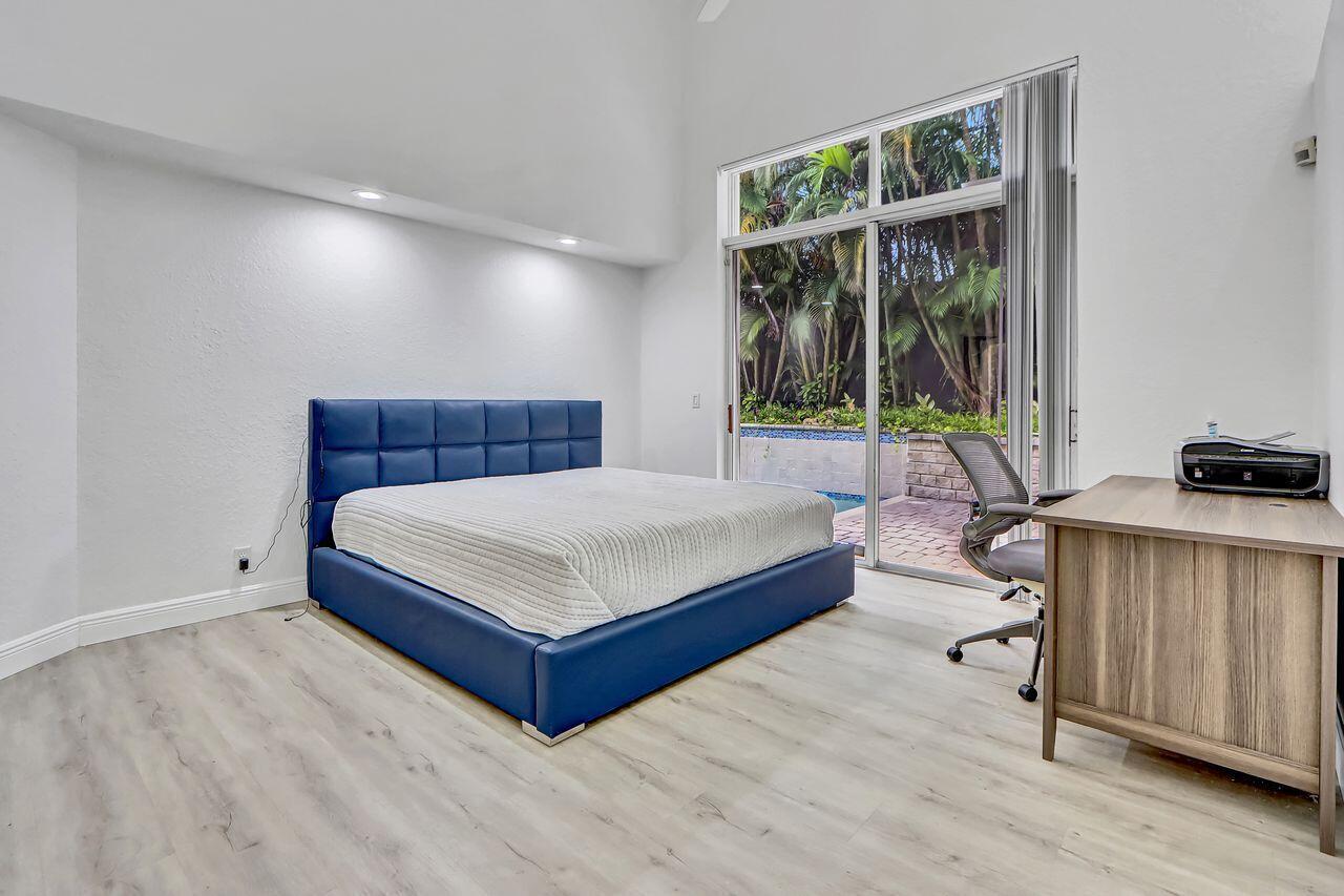 6631 NW 43rd Ter Boca Raton, FL 33496