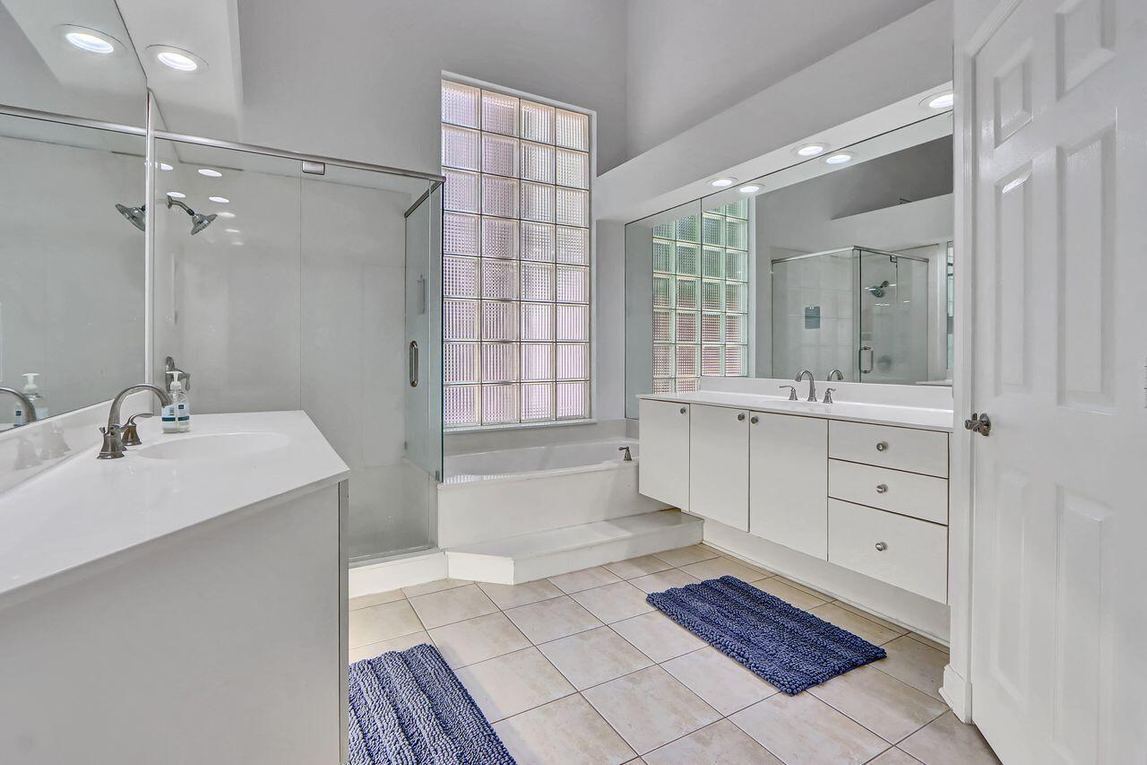 6631 NW 43rd Ter Boca Raton, FL 33496