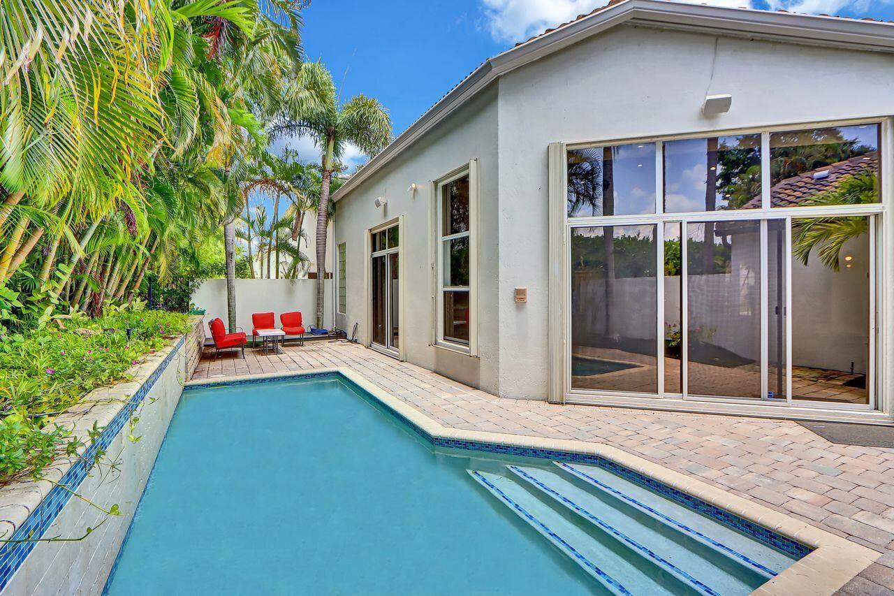 6631 NW 43rd Ter Boca Raton, FL 33496