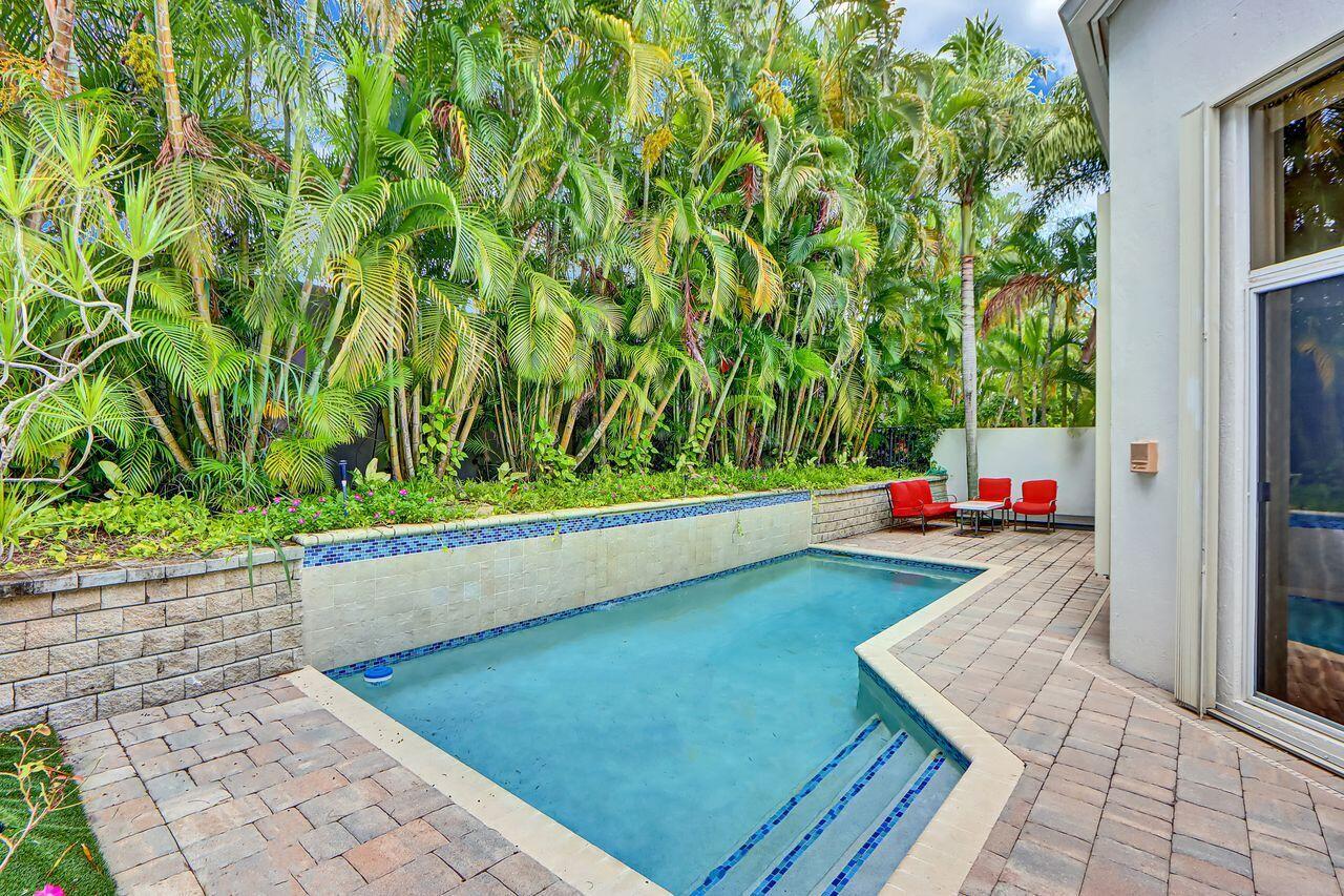 6631 NW 43rd Ter Boca Raton, FL 33496