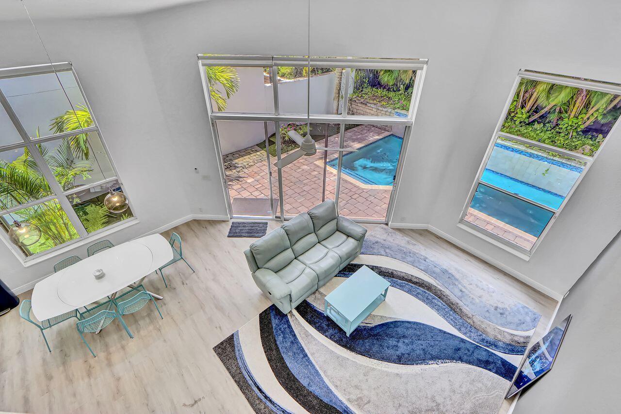 6631 NW 43rd Ter Boca Raton, FL 33496