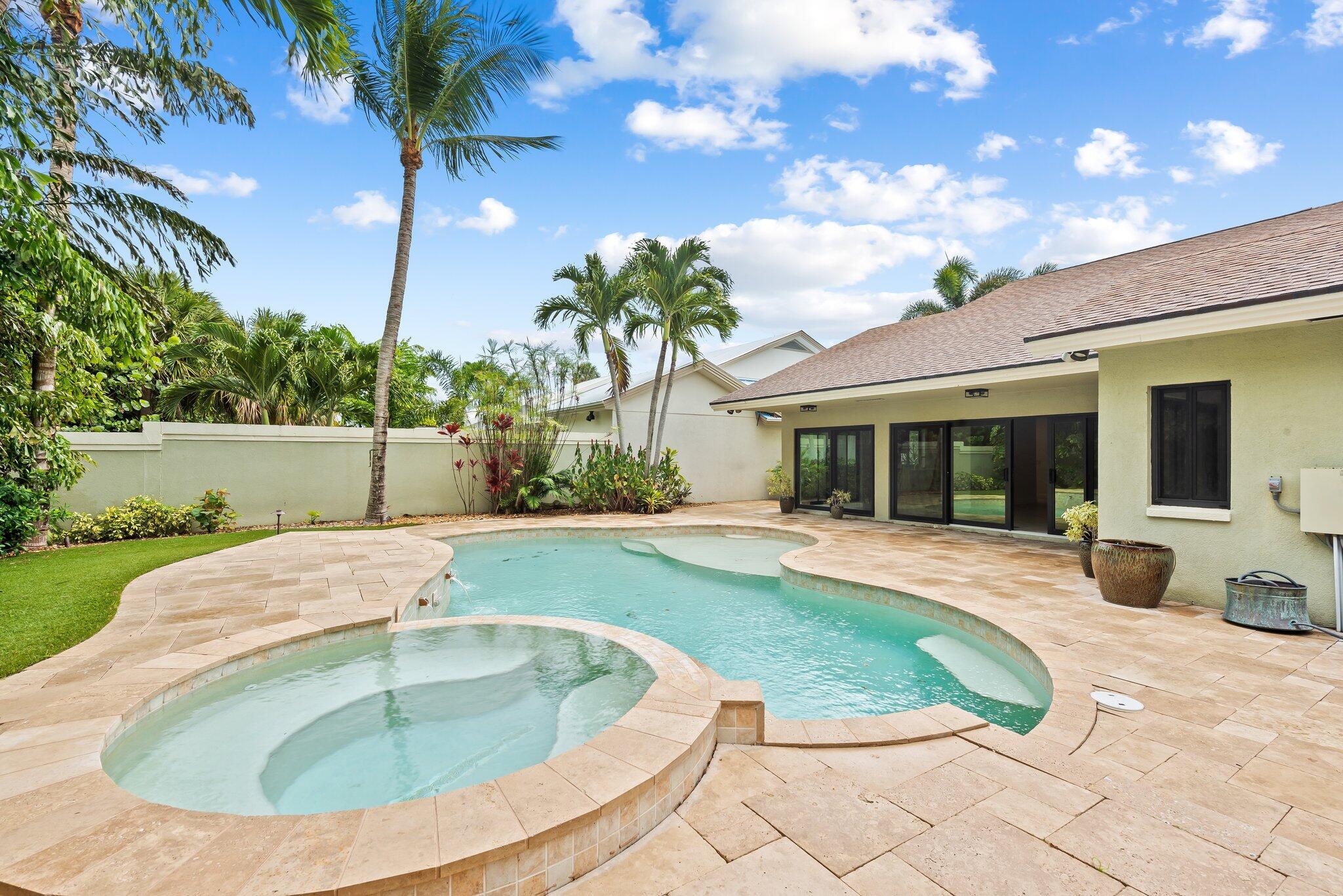 141 Sand Pine Dr