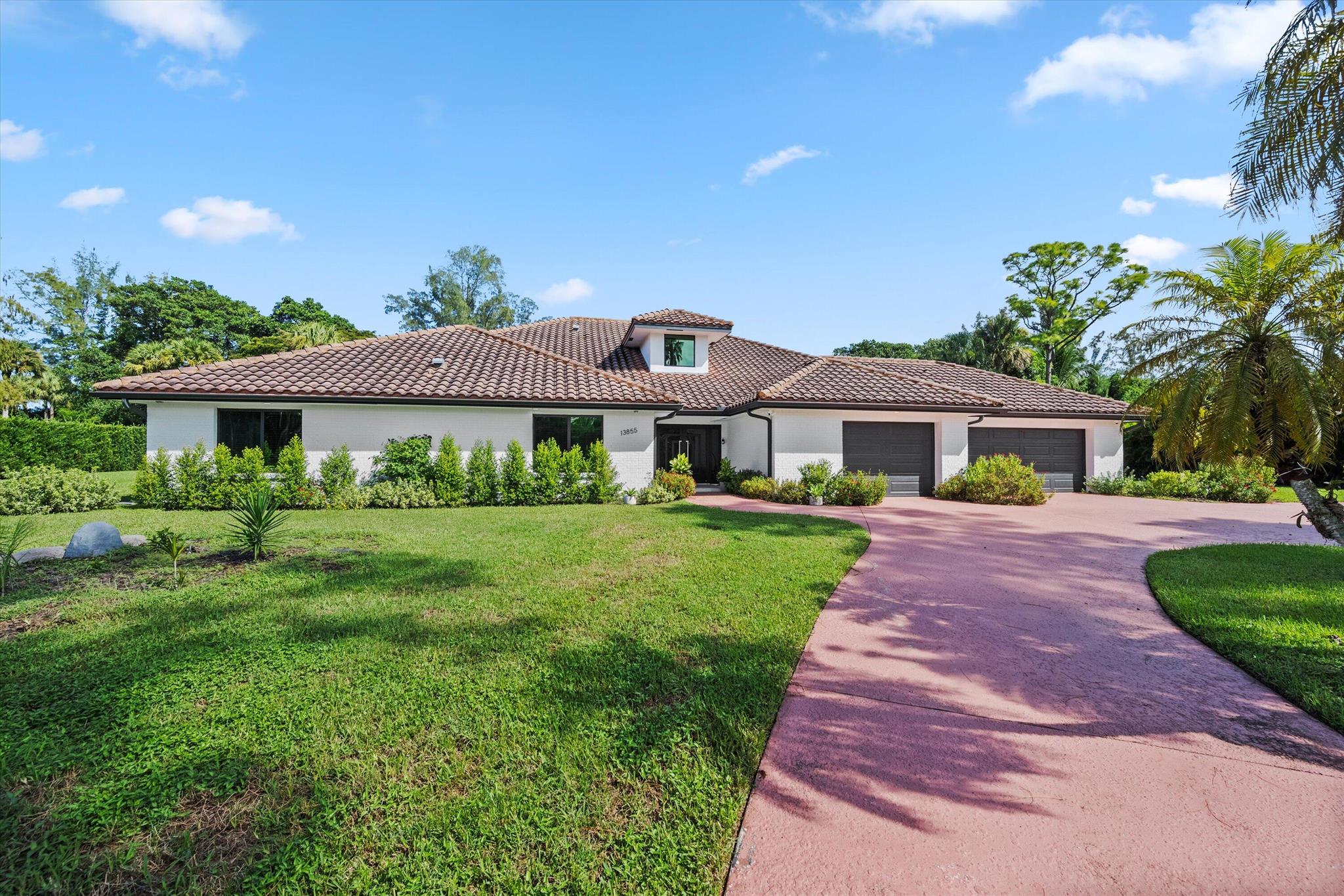 13855 Shawmut Ct