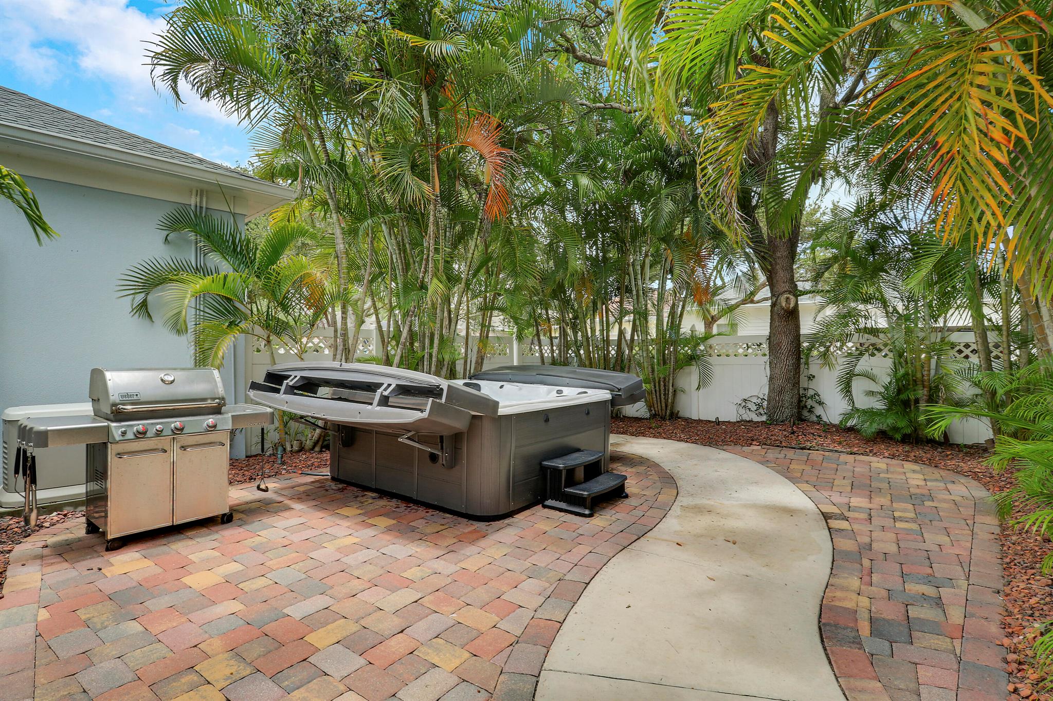 117 Poinciana Dr Jupiter, FL 33458